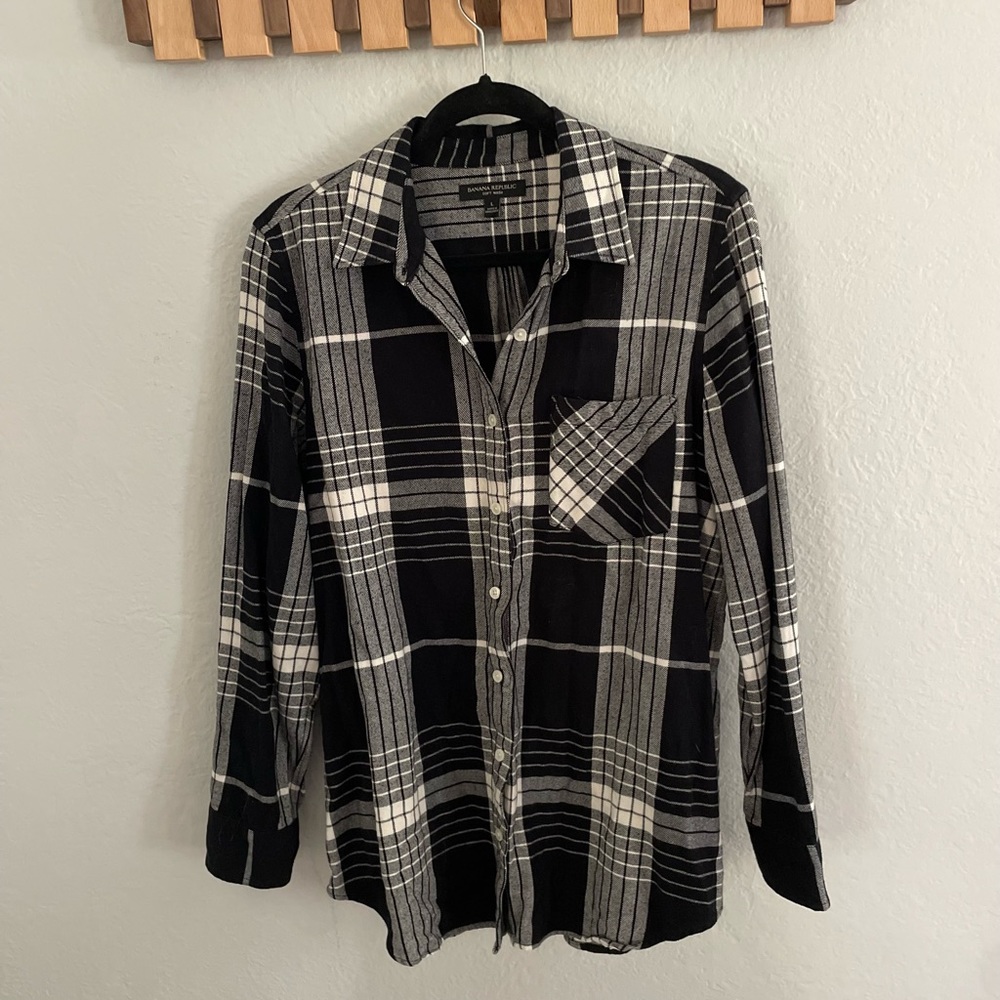 Black and White Banana Republic flannel